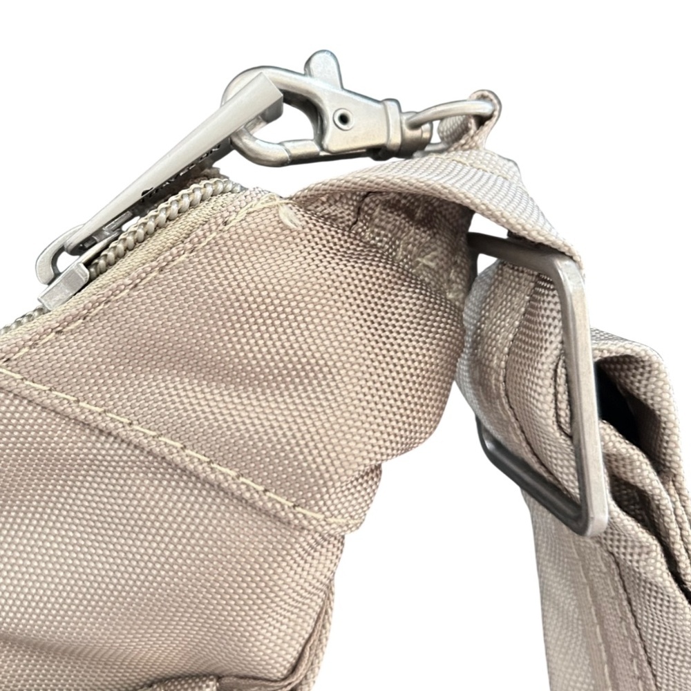 Travelon Anti- Theft RFID Blocking Crossbody Unisex Bag in Tan - Picture 12 of 14